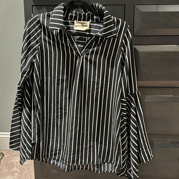Savanna Jane Tops - Savanna Jane blouse with bell sleeves ! Size small black and white NWT